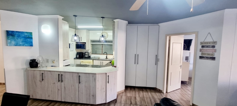 3 Bedroom Property for Sale in Uvongo Beach KwaZulu-Natal