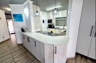 3 Bedroom Property for Sale in Uvongo Beach KwaZulu-Natal