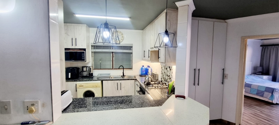 3 Bedroom Property for Sale in Uvongo Beach KwaZulu-Natal