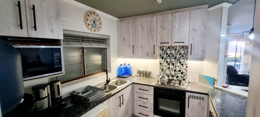 3 Bedroom Property for Sale in Uvongo Beach KwaZulu-Natal