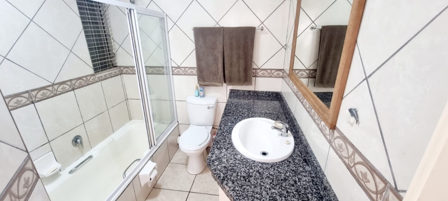 3 Bedroom Property for Sale in Uvongo Beach KwaZulu-Natal