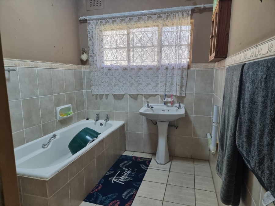 3 Bedroom Property for Sale in Sea Park KwaZulu-Natal