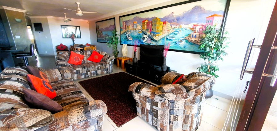 3 Bedroom Property for Sale in Uvongo KwaZulu-Natal