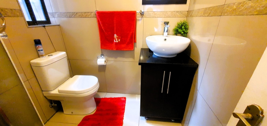 3 Bedroom Property for Sale in Uvongo KwaZulu-Natal