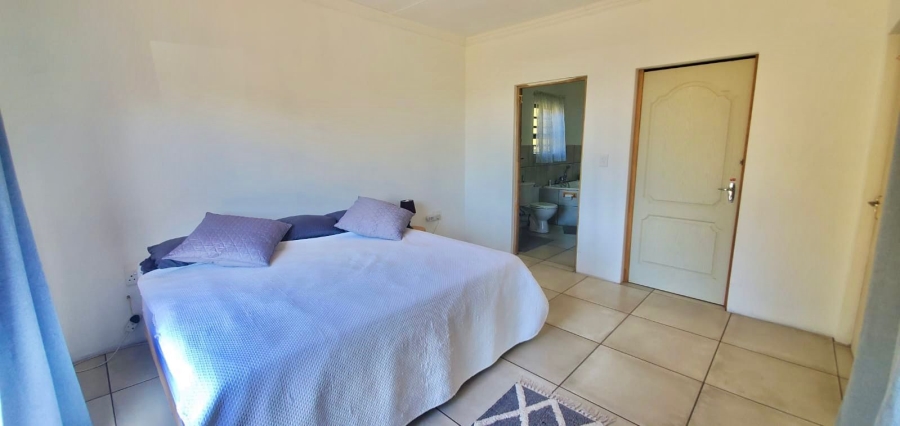 3 Bedroom Property for Sale in Winklespruit KwaZulu-Natal