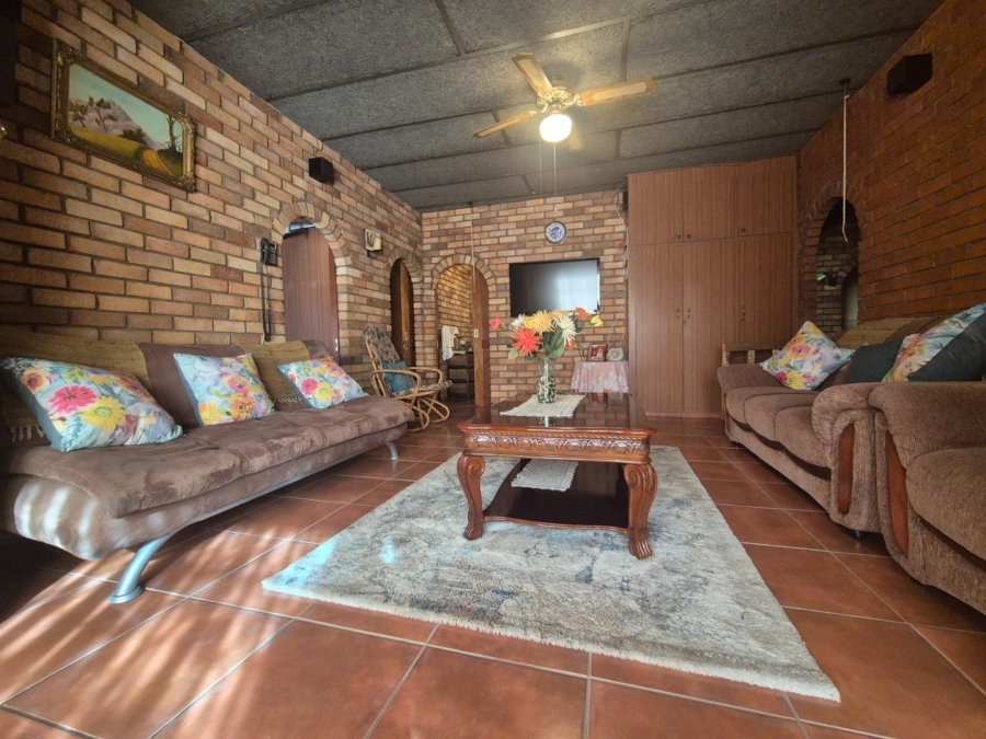 4 Bedroom Property for Sale in Pioneer Park KwaZulu-Natal
