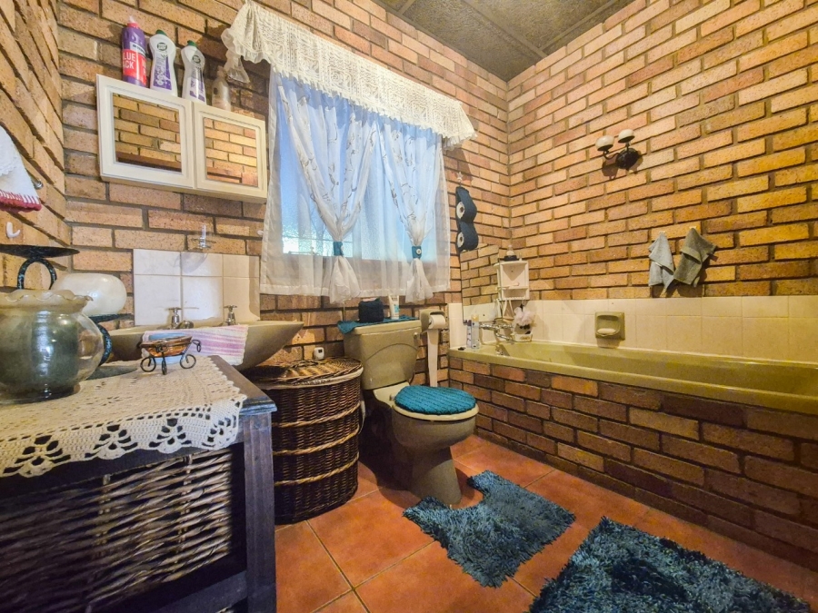 4 Bedroom Property for Sale in Pioneer Park KwaZulu-Natal