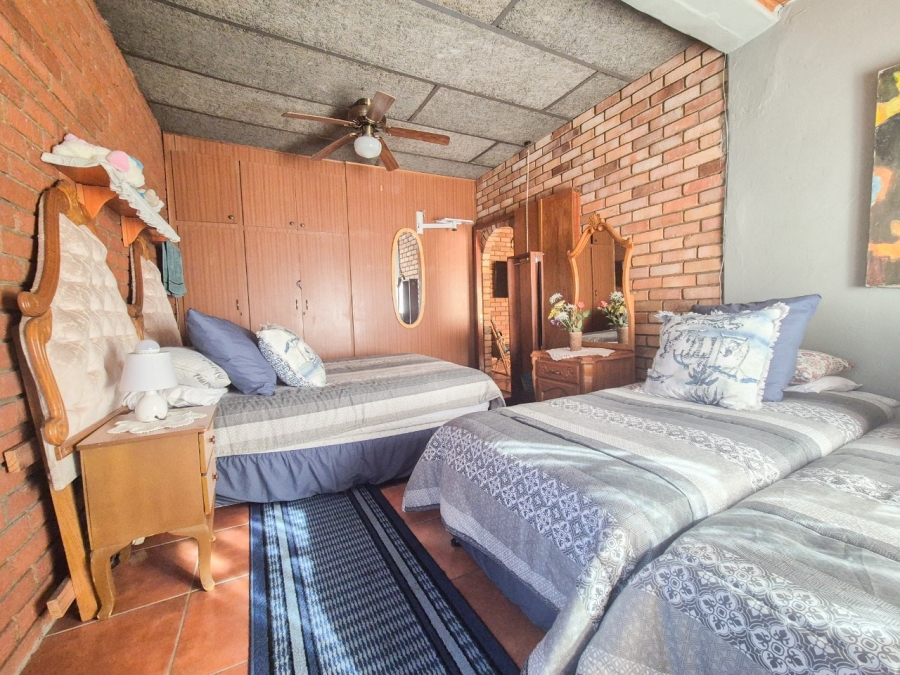 4 Bedroom Property for Sale in Pioneer Park KwaZulu-Natal