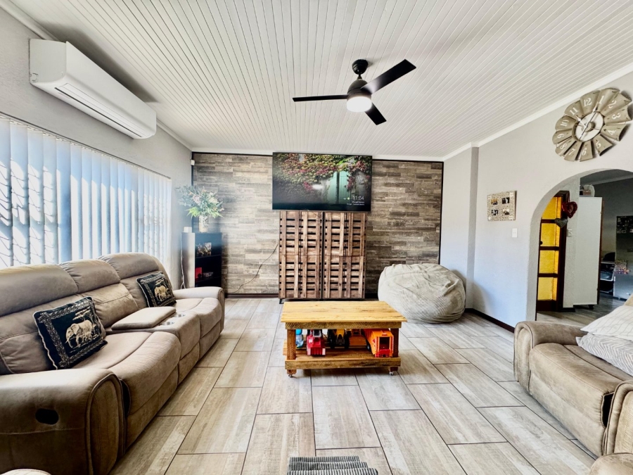 5 Bedroom Property for Sale in Pioneer Park KwaZulu-Natal