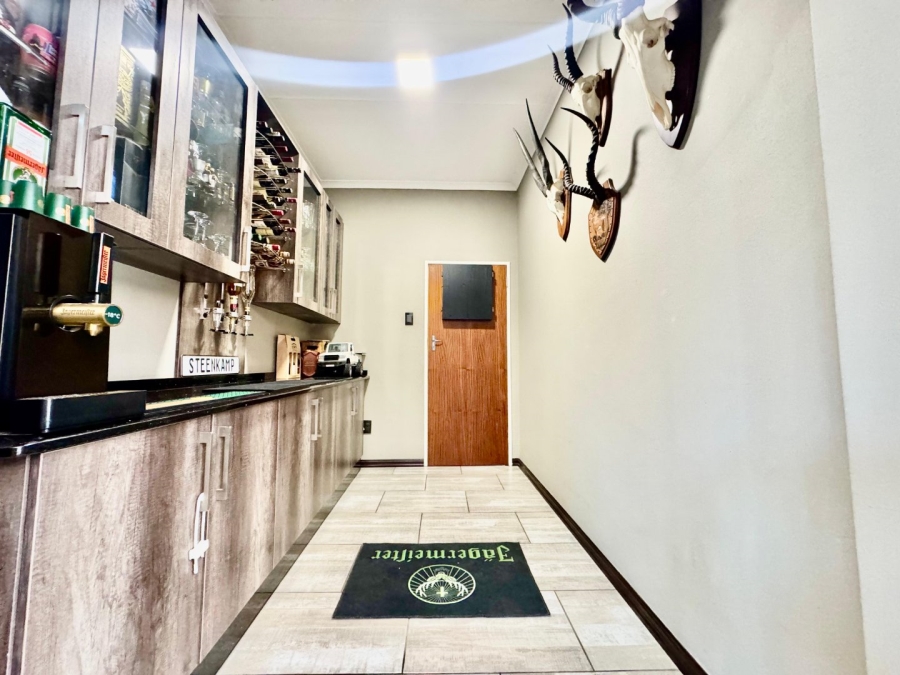 5 Bedroom Property for Sale in Pioneer Park KwaZulu-Natal