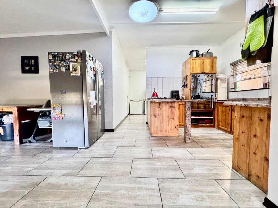 5 Bedroom Property for Sale in Pioneer Park KwaZulu-Natal