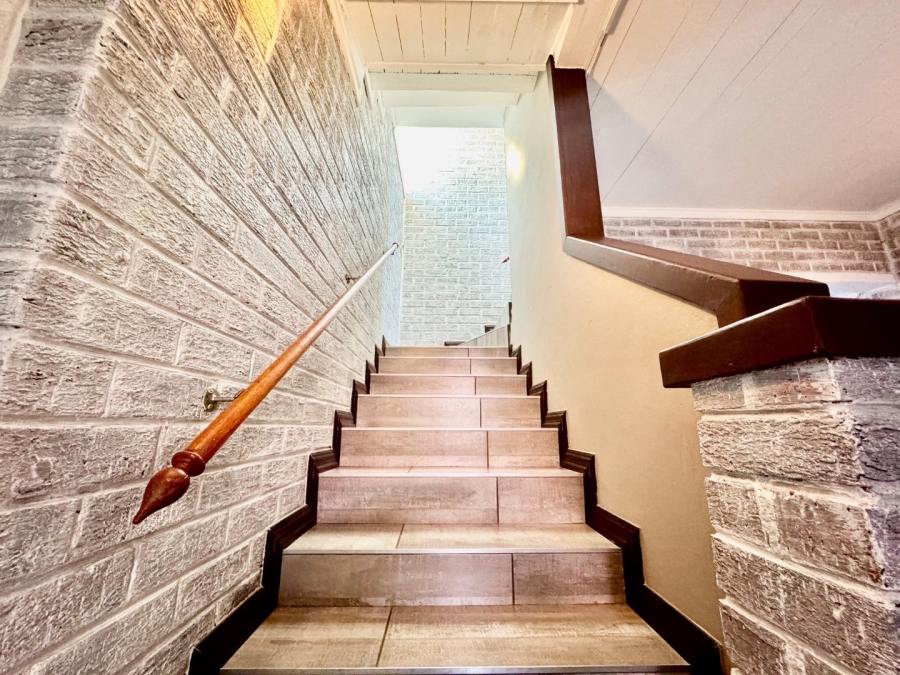 5 Bedroom Property for Sale in Pioneer Park KwaZulu-Natal