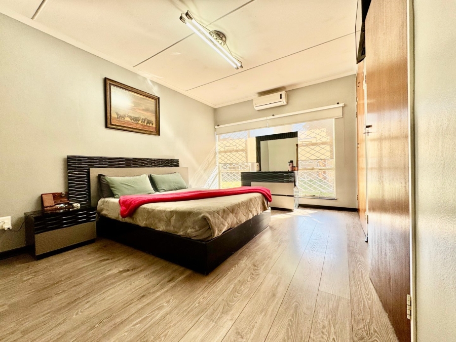 5 Bedroom Property for Sale in Pioneer Park KwaZulu-Natal