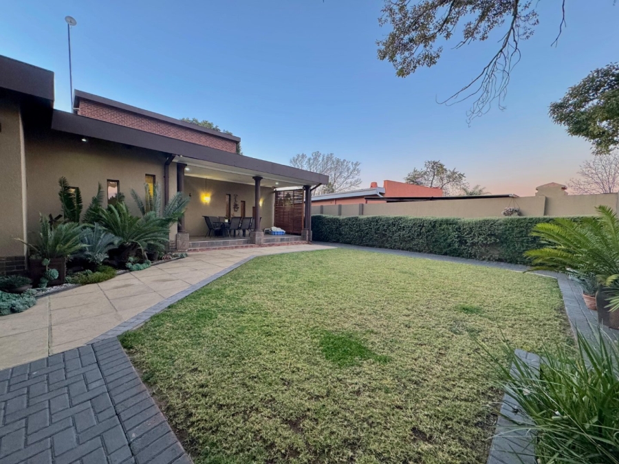 5 Bedroom Property for Sale in Pioneer Park KwaZulu-Natal