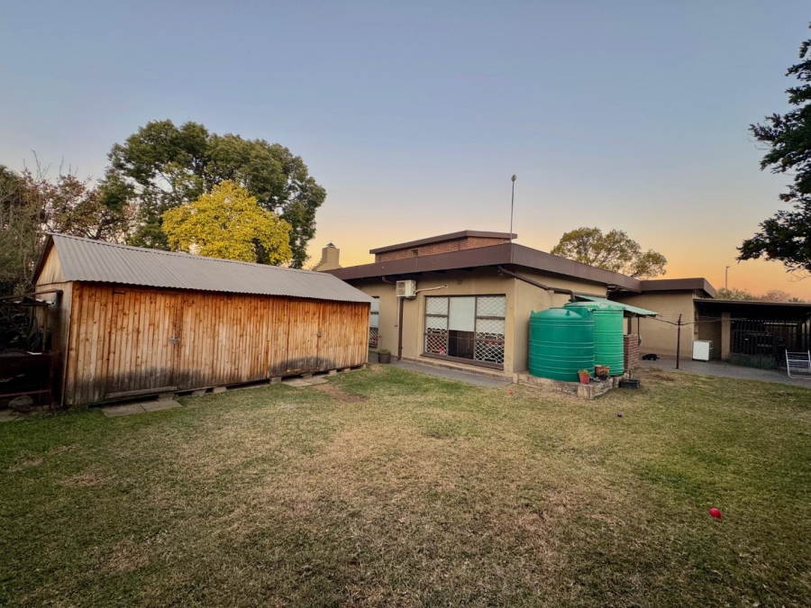 5 Bedroom Property for Sale in Pioneer Park KwaZulu-Natal