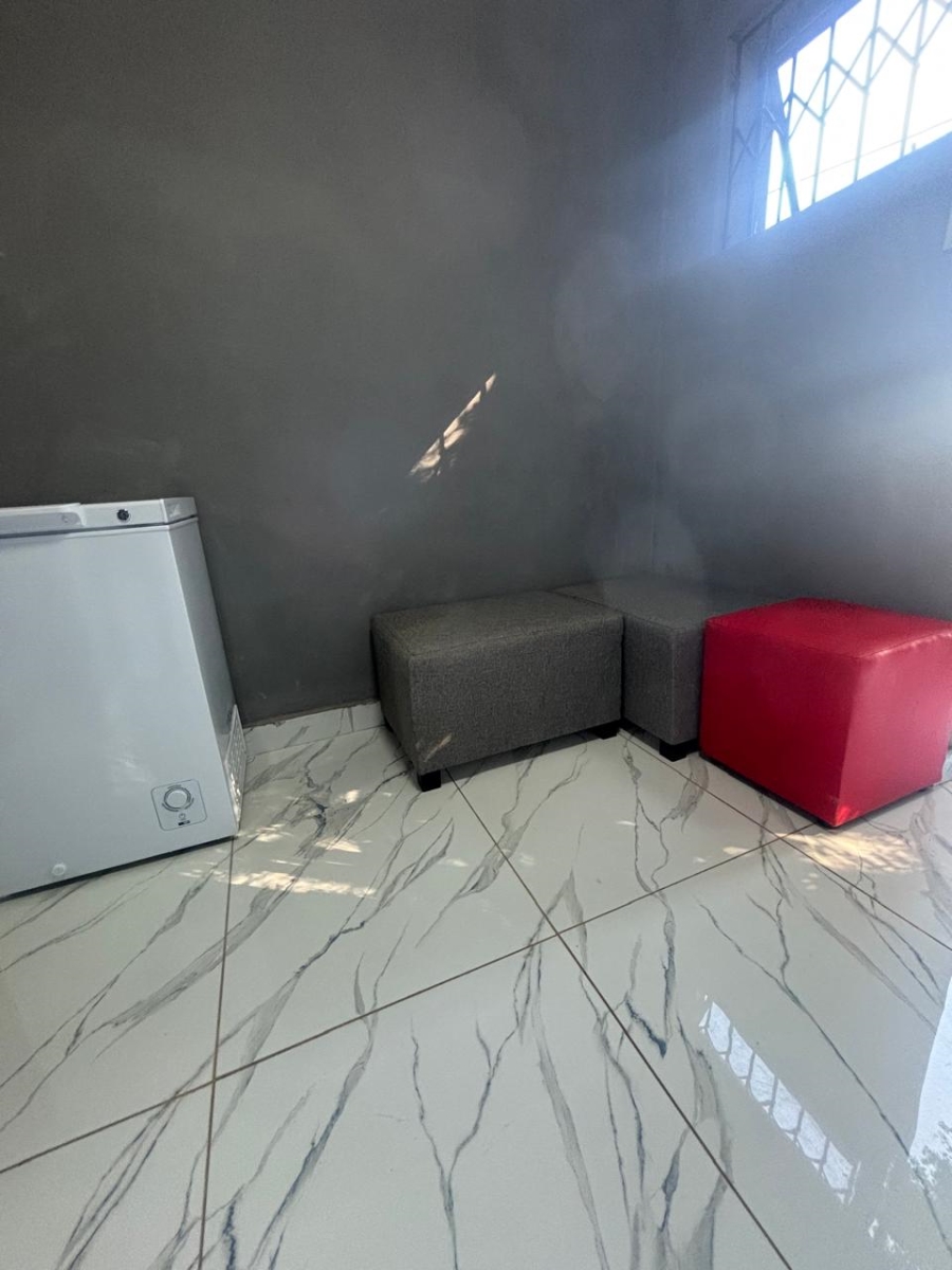 To Let 1 Bedroom Property for Rent in Glenmore KwaZulu-Natal