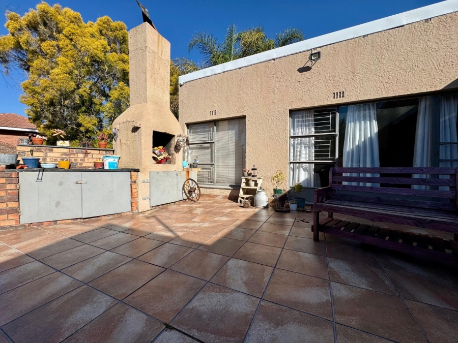3 Bedroom Property for Sale in Schuinshoogte KwaZulu-Natal