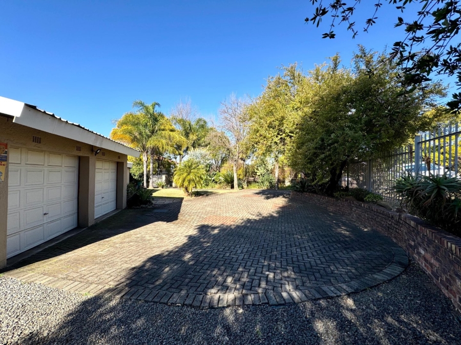 3 Bedroom Property for Sale in Schuinshoogte KwaZulu-Natal