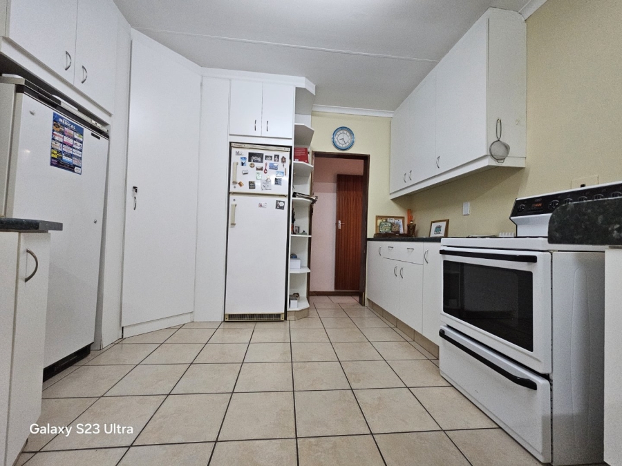 4 Bedroom Property for Sale in Aviary Hill KwaZulu-Natal