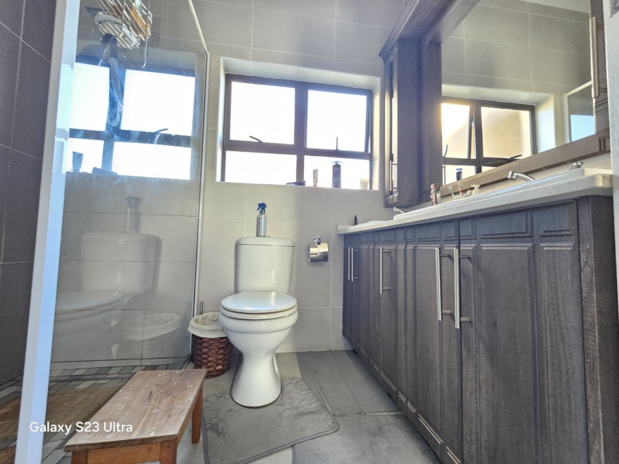 4 Bedroom Property for Sale in Aviary Hill KwaZulu-Natal