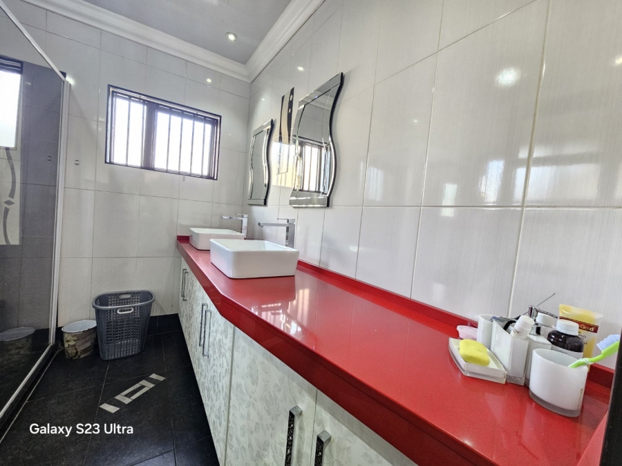 4 Bedroom Property for Sale in Richview KwaZulu-Natal