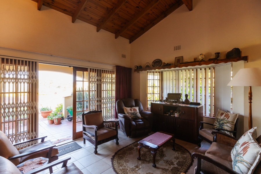 3 Bedroom Property for Sale in Umtentweni KwaZulu-Natal