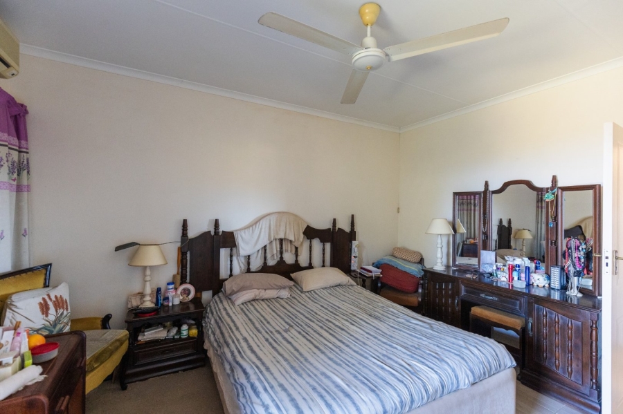 3 Bedroom Property for Sale in Umtentweni KwaZulu-Natal