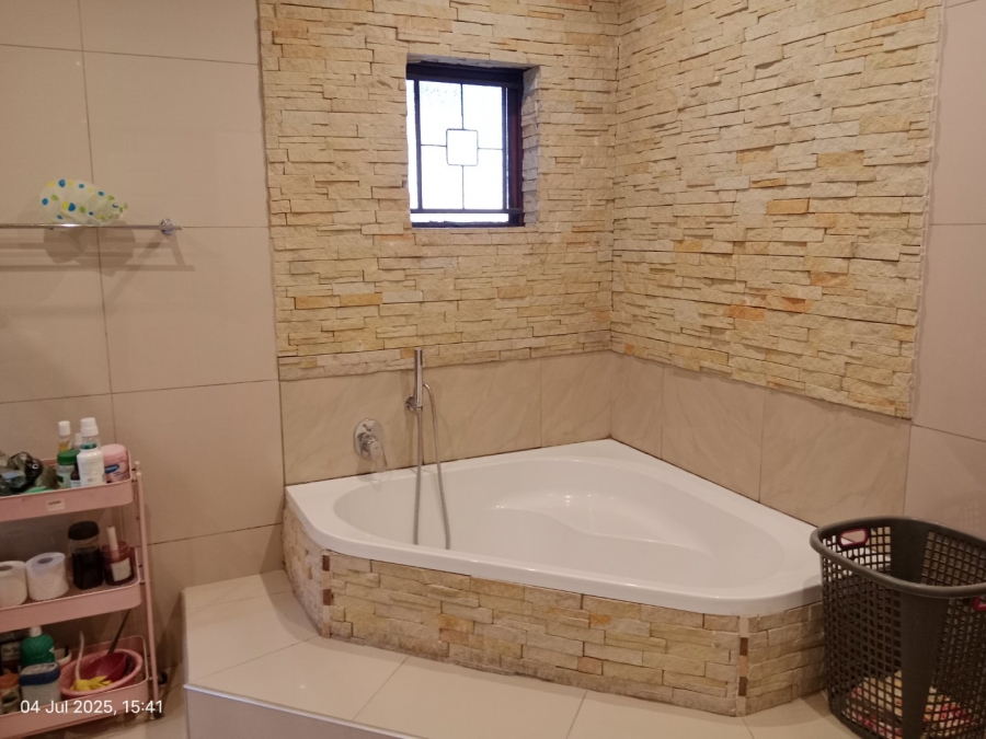 3 Bedroom Property for Sale in Raisethorpe KwaZulu-Natal