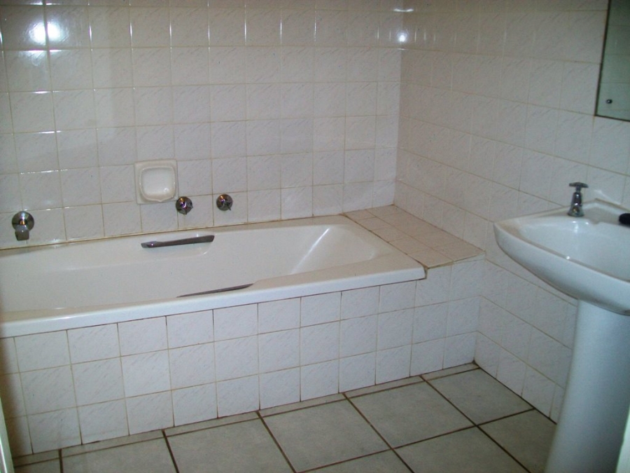 3 Bedroom Property for Sale in Uvongo KwaZulu-Natal