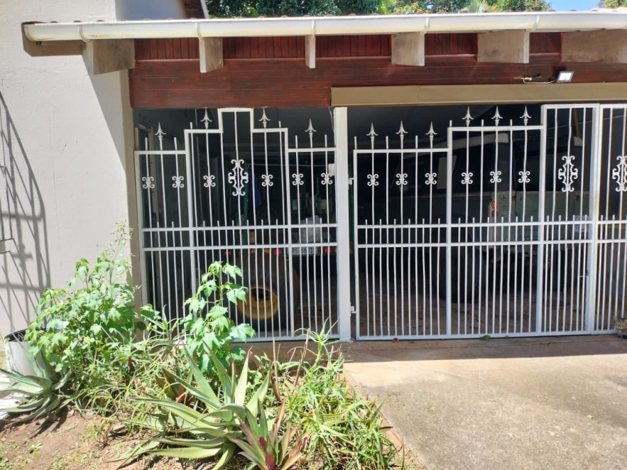 3 Bedroom Property for Sale in Uvongo KwaZulu-Natal