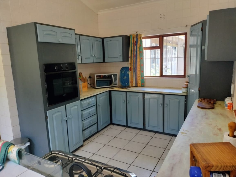 3 Bedroom Property for Sale in Uvongo KwaZulu-Natal
