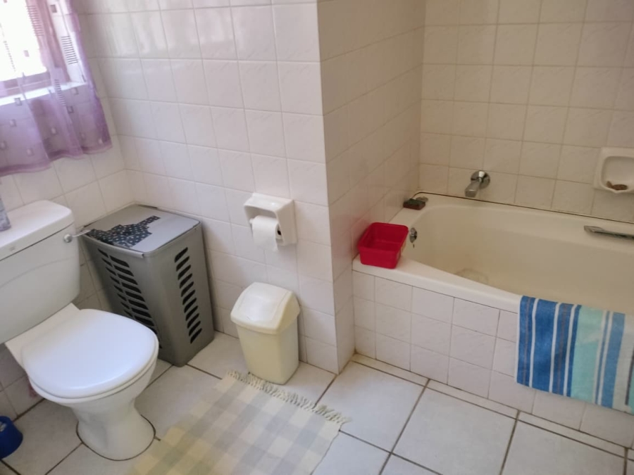 3 Bedroom Property for Sale in Uvongo KwaZulu-Natal