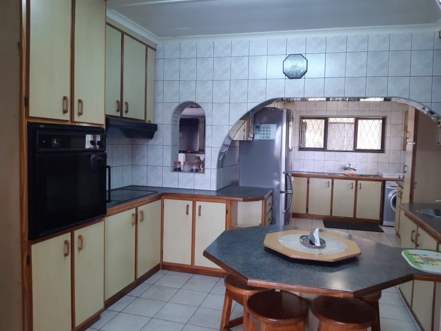 7 Bedroom Property for Sale in Marburg KwaZulu-Natal