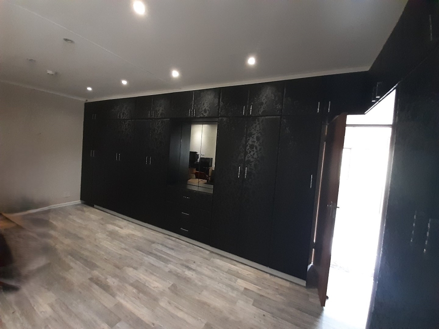7 Bedroom Property for Sale in Marburg KwaZulu-Natal