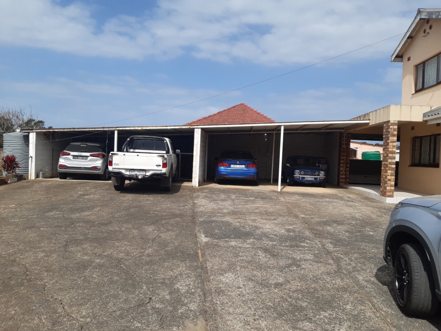7 Bedroom Property for Sale in Marburg KwaZulu-Natal