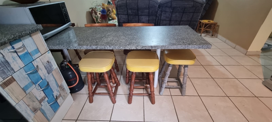 2 Bedroom Property for Sale in Lawrence Rocks KwaZulu-Natal