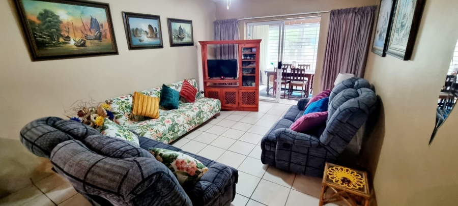 2 Bedroom Property for Sale in Lawrence Rocks KwaZulu-Natal