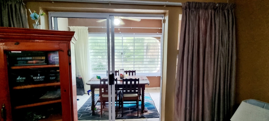 2 Bedroom Property for Sale in Lawrence Rocks KwaZulu-Natal