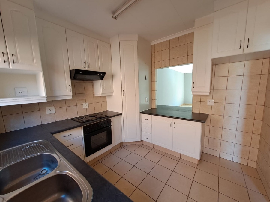 To Let 2 Bedroom Property for Rent in Aviary Hill KwaZulu-Natal