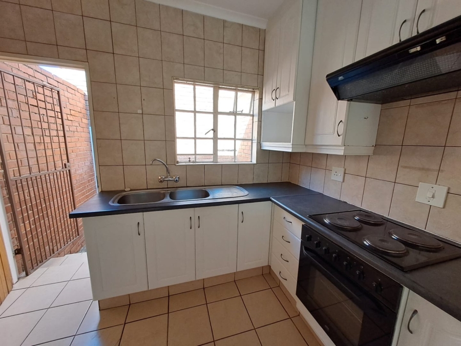 To Let 2 Bedroom Property for Rent in Aviary Hill KwaZulu-Natal