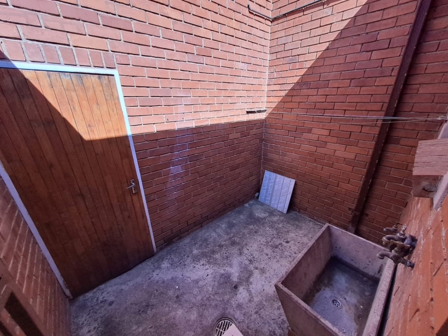 To Let 2 Bedroom Property for Rent in Aviary Hill KwaZulu-Natal