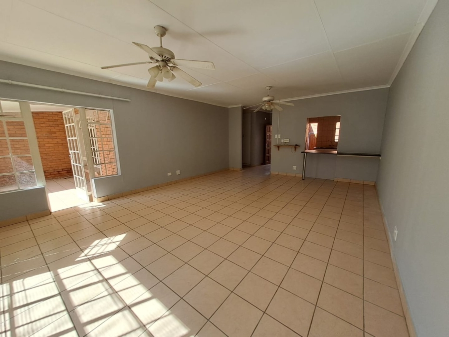 To Let 2 Bedroom Property for Rent in Aviary Hill KwaZulu-Natal