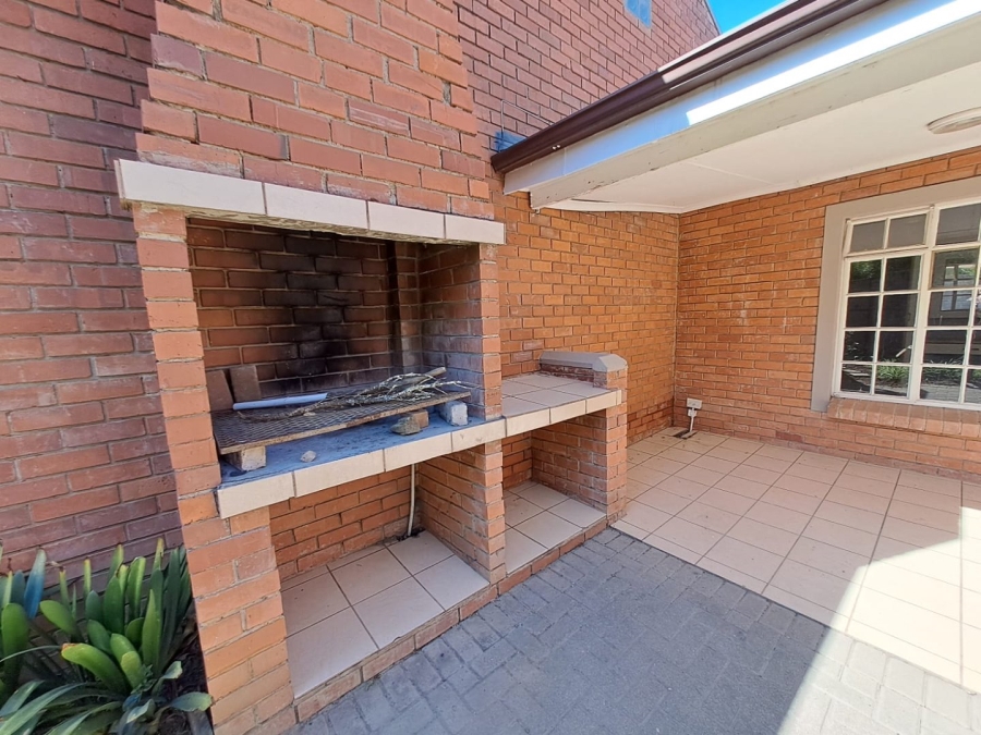 To Let 2 Bedroom Property for Rent in Aviary Hill KwaZulu-Natal