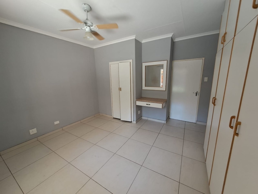 To Let 2 Bedroom Property for Rent in Aviary Hill KwaZulu-Natal
