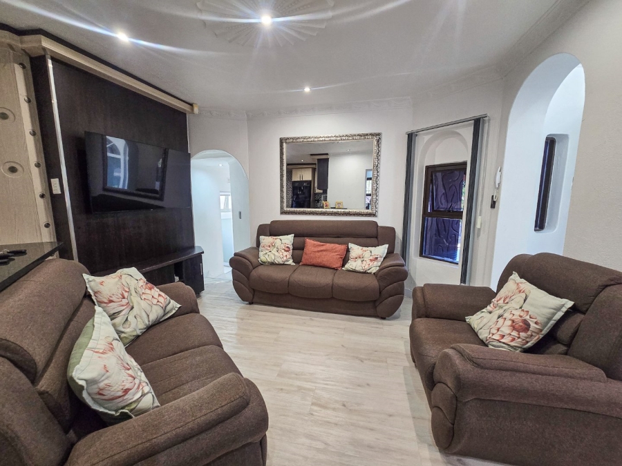3 Bedroom Property for Sale in Grosvenor KwaZulu-Natal