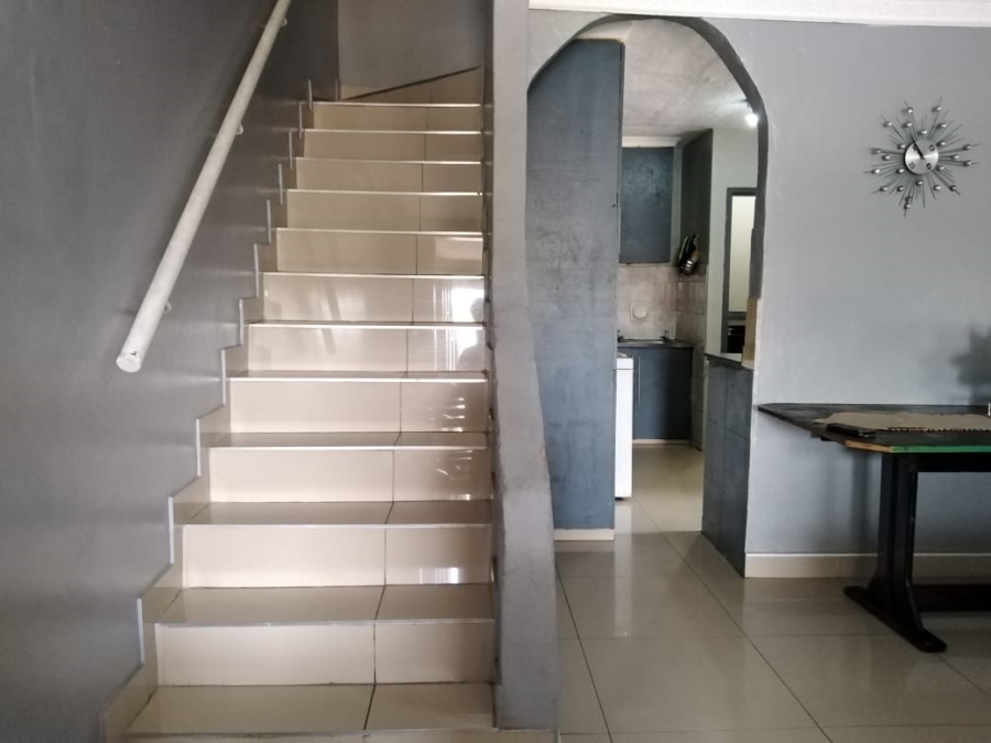 6 Bedroom Property for Sale in Newlands East KwaZulu-Natal