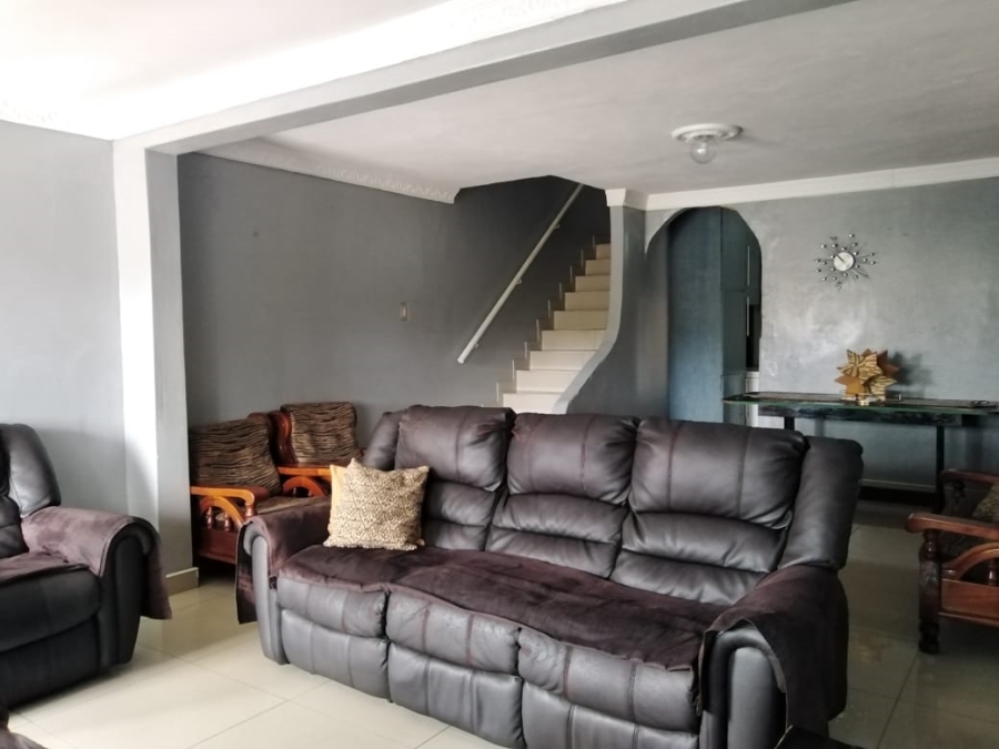 6 Bedroom Property for Sale in Newlands East KwaZulu-Natal