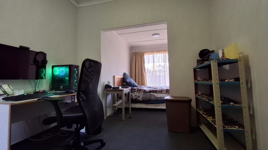 4 Bedroom Property for Sale in Pioneer Park KwaZulu-Natal