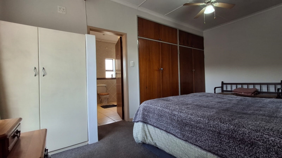 4 Bedroom Property for Sale in Pioneer Park KwaZulu-Natal