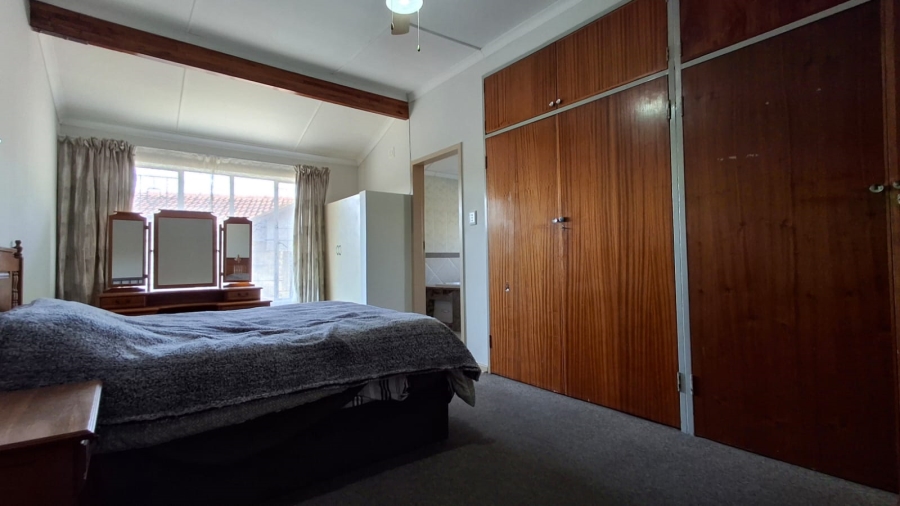 4 Bedroom Property for Sale in Pioneer Park KwaZulu-Natal